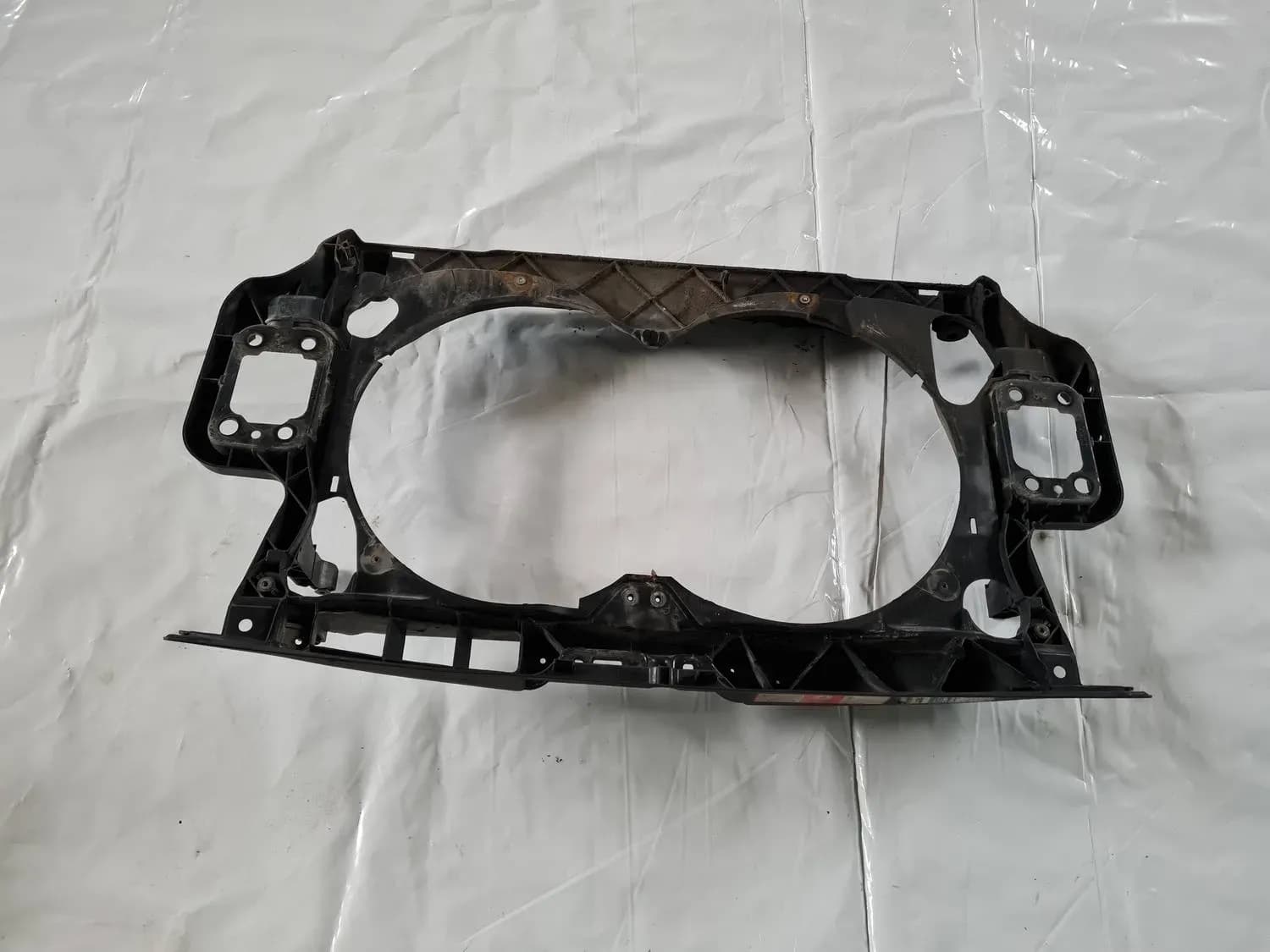 Framre kylarram AUDI A6 2008 - foto 2