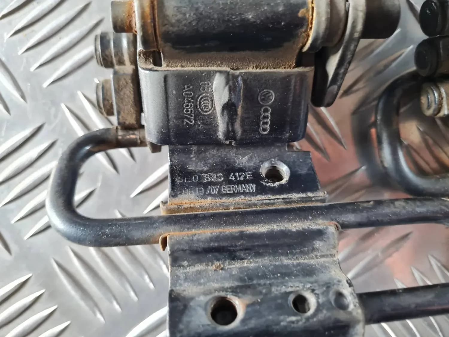 Dörrgångjärn AUDI A6 2008 - foto 3