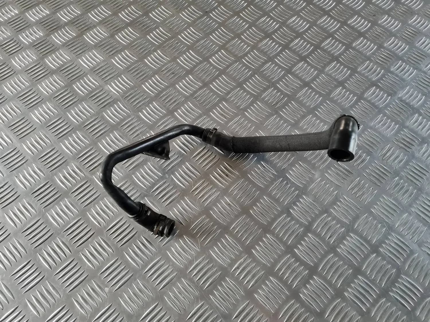 Ventilationsrör för vevhus AUDI A6 2008 - foto 3