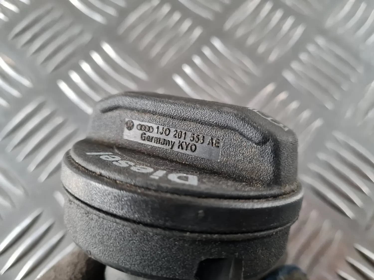 Bränslepåfyllningslock AUDI A6 2008 - foto 2