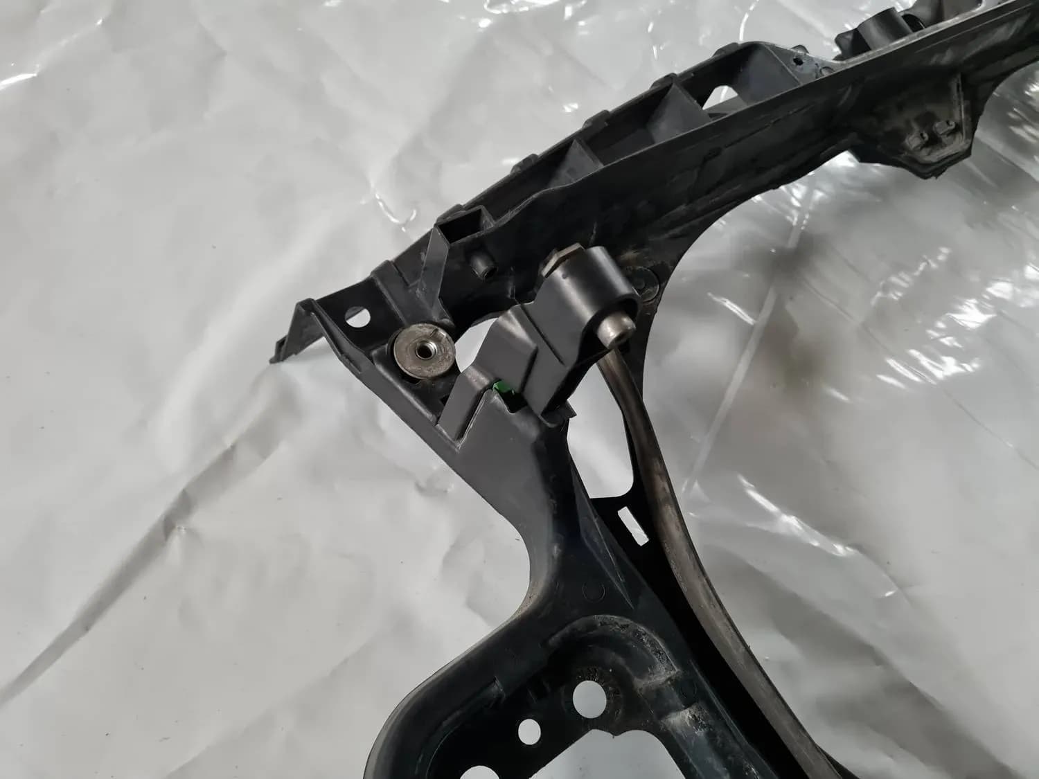 Framre kylarram AUDI A6 2008 - foto 4