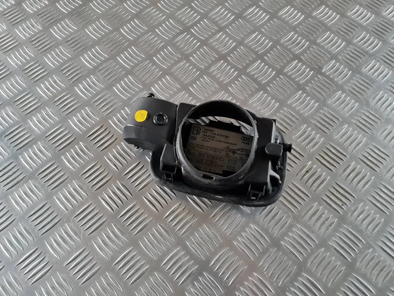 Tanklock för bränsletank AUDI A6 2008 - foto 3