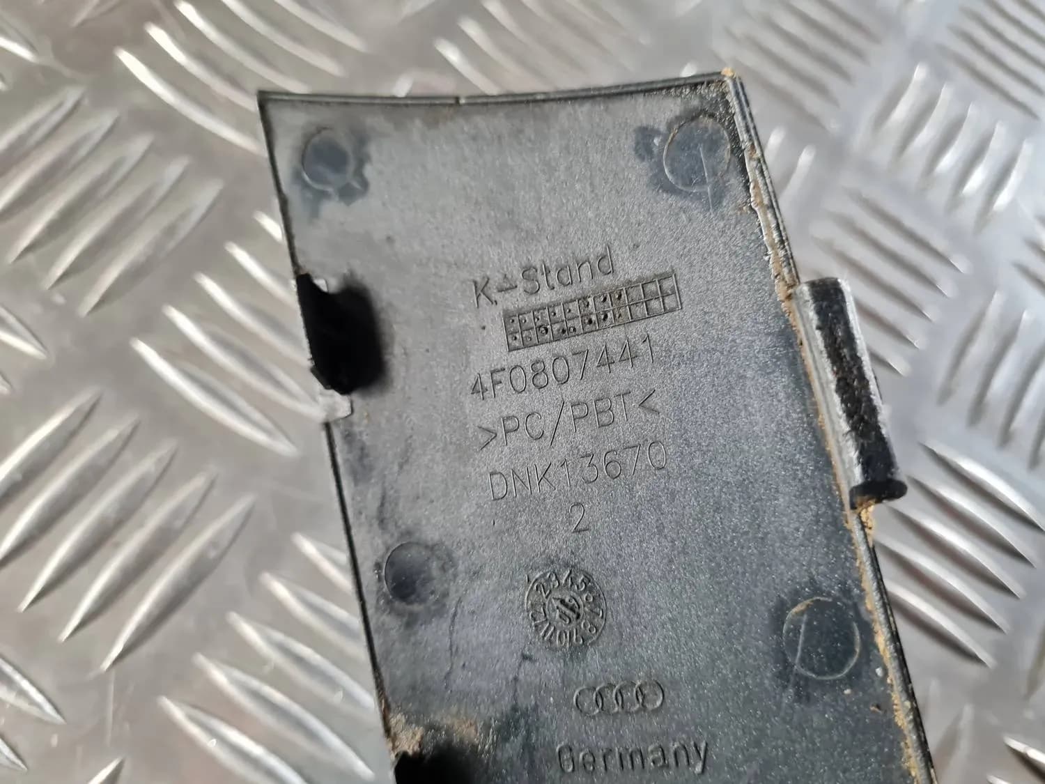 Skydd för dragkrok på främre stötfångare AUDI A6 2008 - foto 2