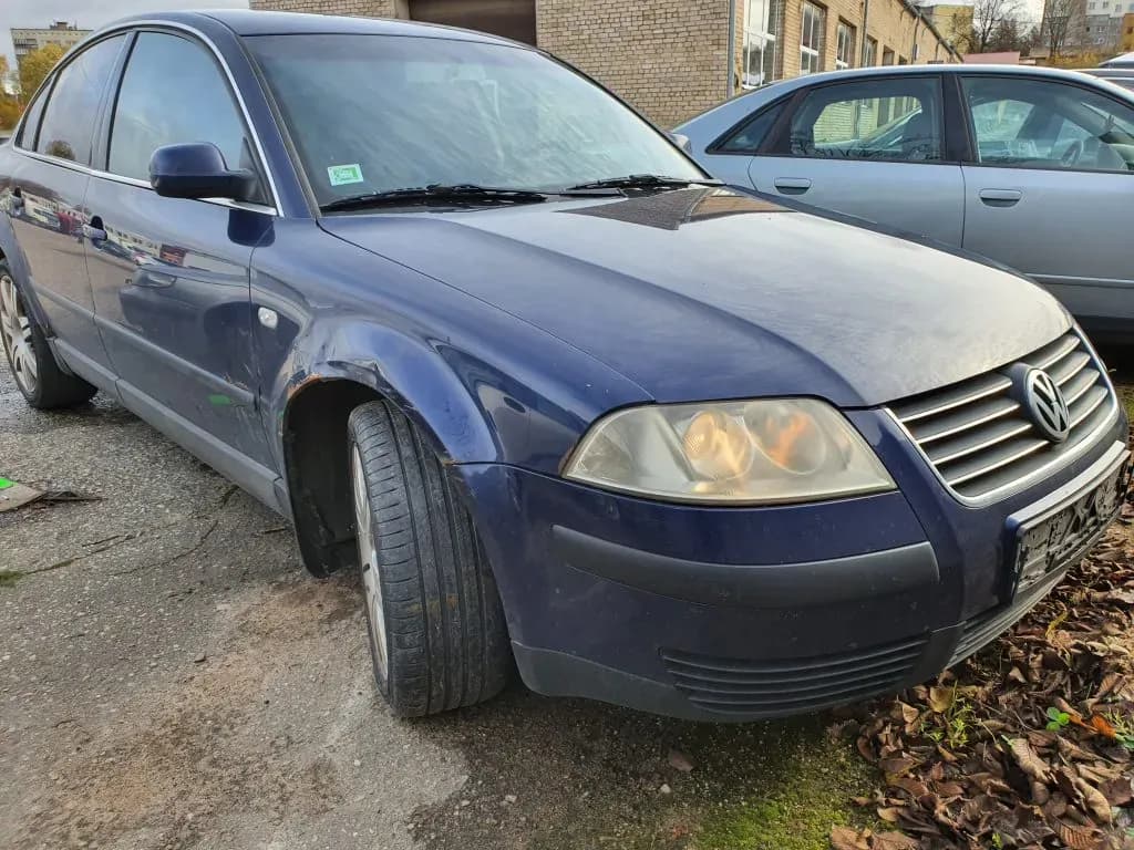 Bild av demonterad bil 1