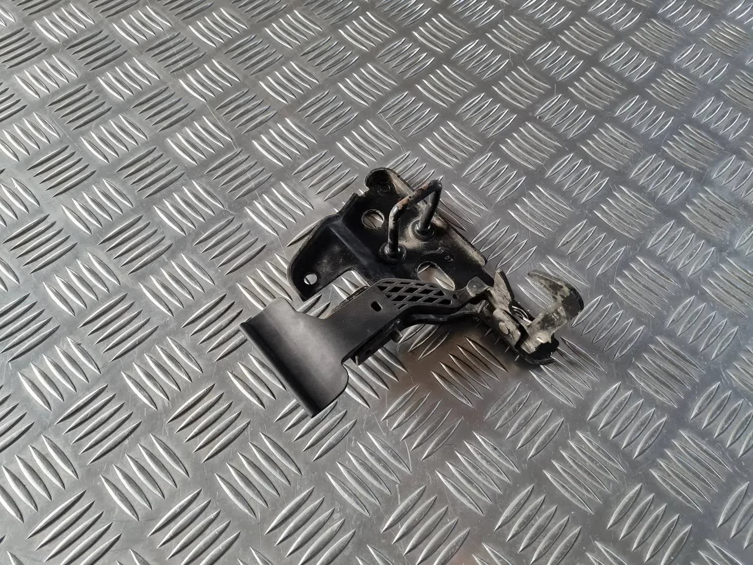 Spak för kåpa AUDI A6 2008 - foto 3