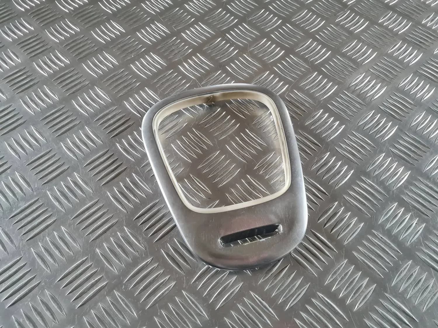 Beklädnadsram för mittkonsolen RENAULT SCENIC III 2011 - foto 2