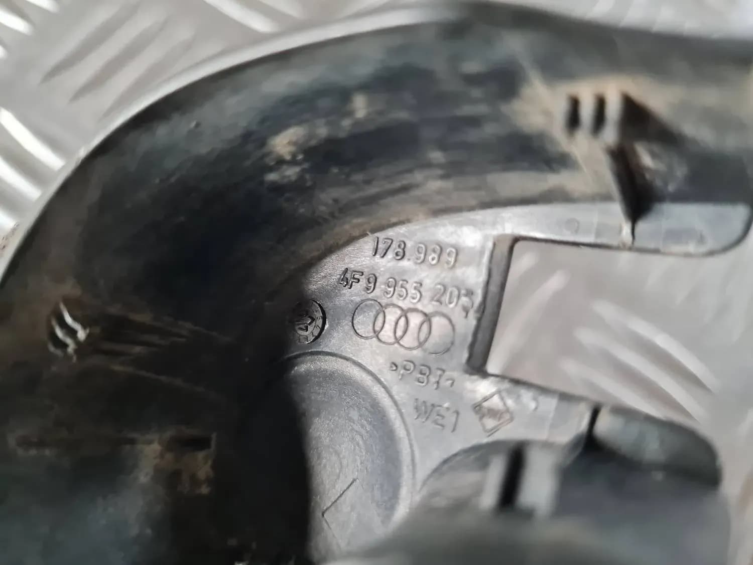 Kåpa för bakrutetorkarblad AUDI A6 2008 - foto 2