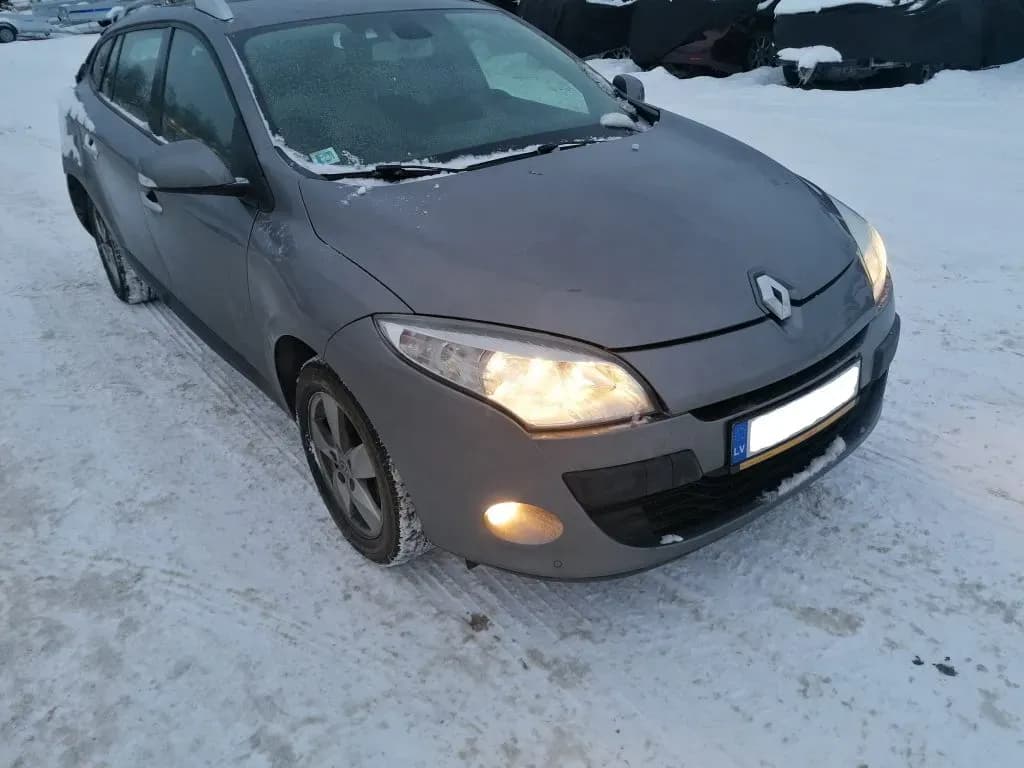 Bild av demonterad bil 1