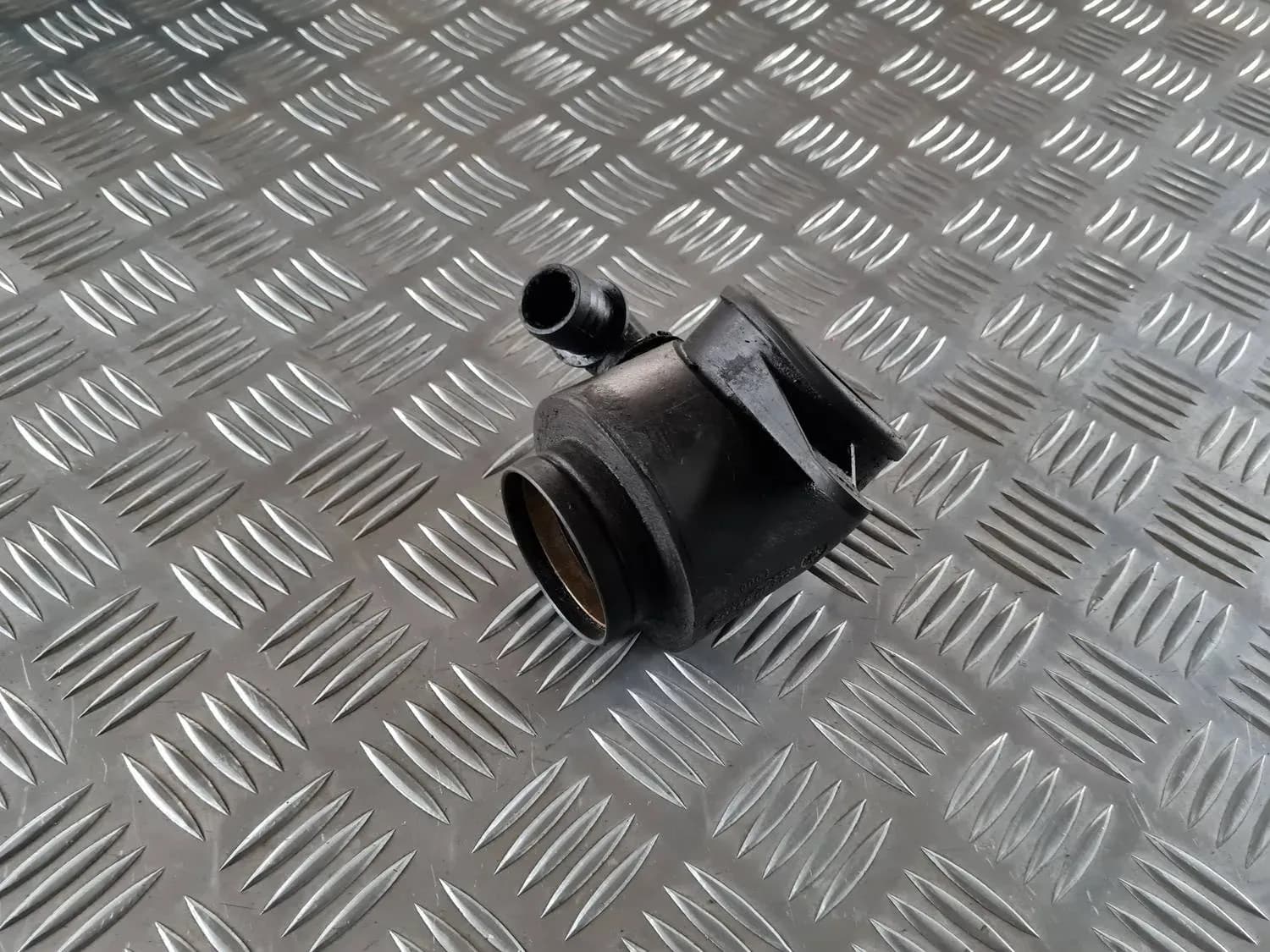 Resonator för luftfilter AUDI A6 2008 - foto 3