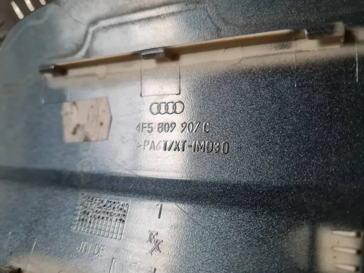 Tanklock för bränsletank AUDI A6 2008 - foto 3
