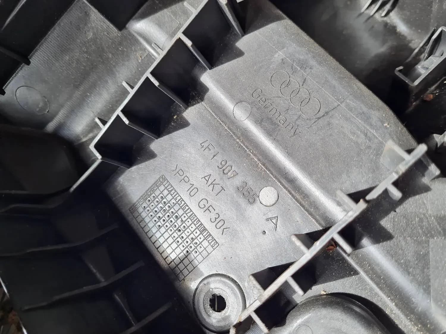 Hölje för säkringsbox AUDI A6 2008 - foto 5