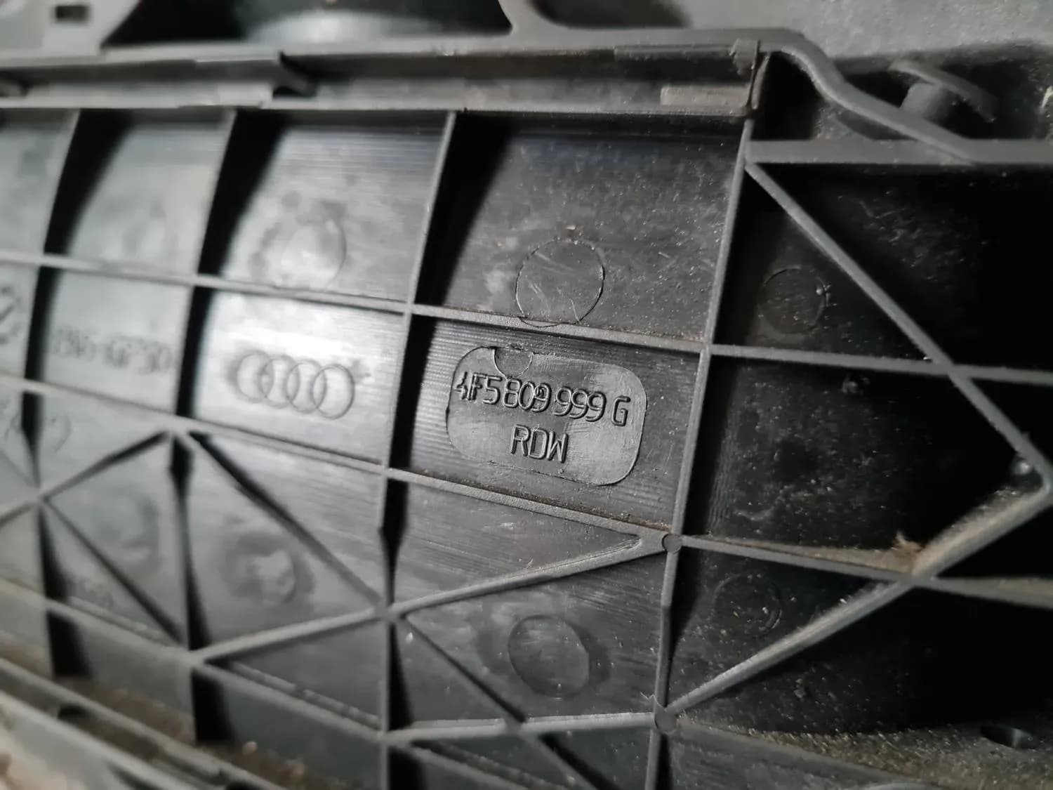 Tanklock för bränsletank AUDI A6 2008 - foto 2