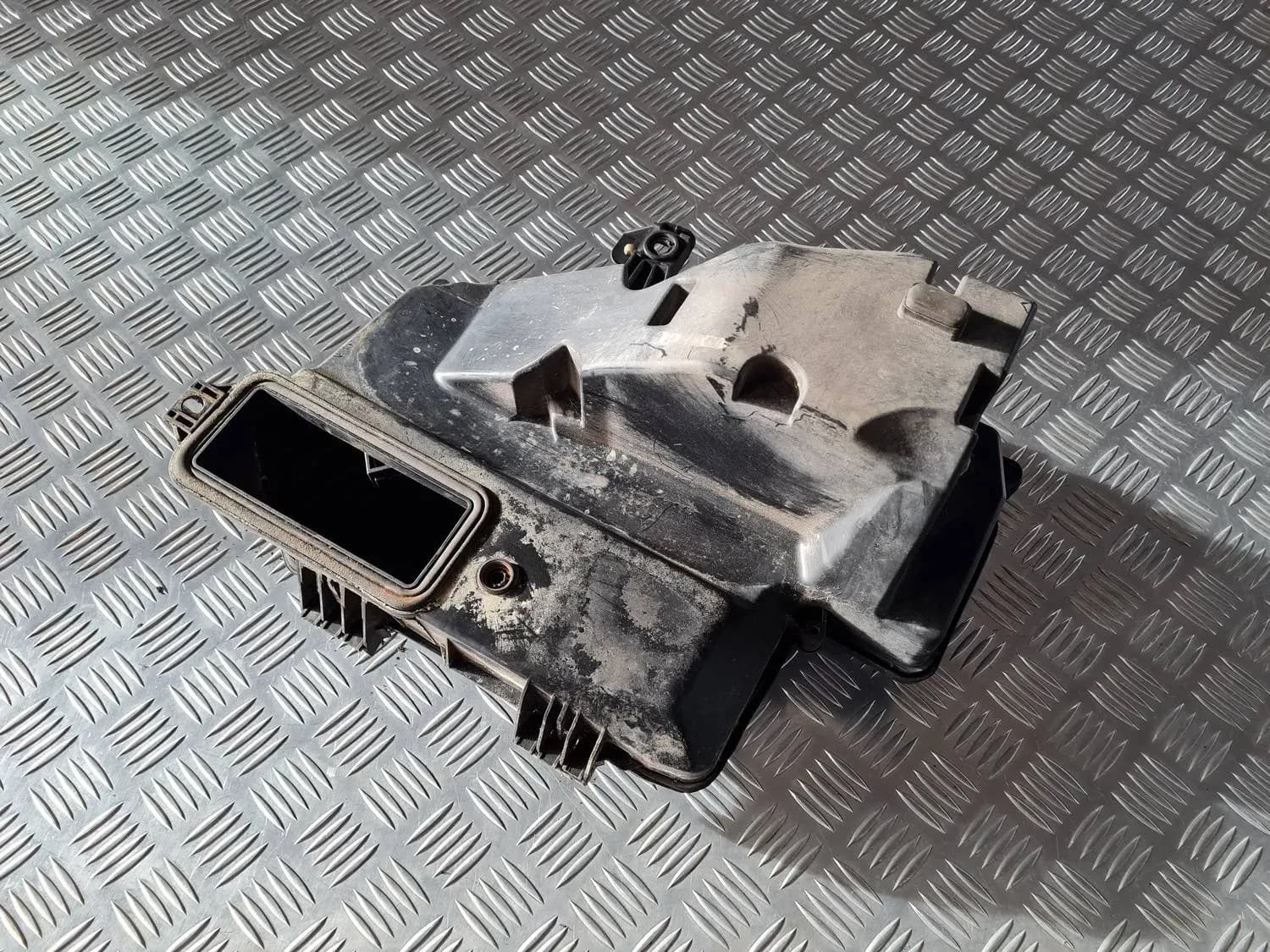 Hölje för säkringsbox AUDI A6 2008 - foto 3