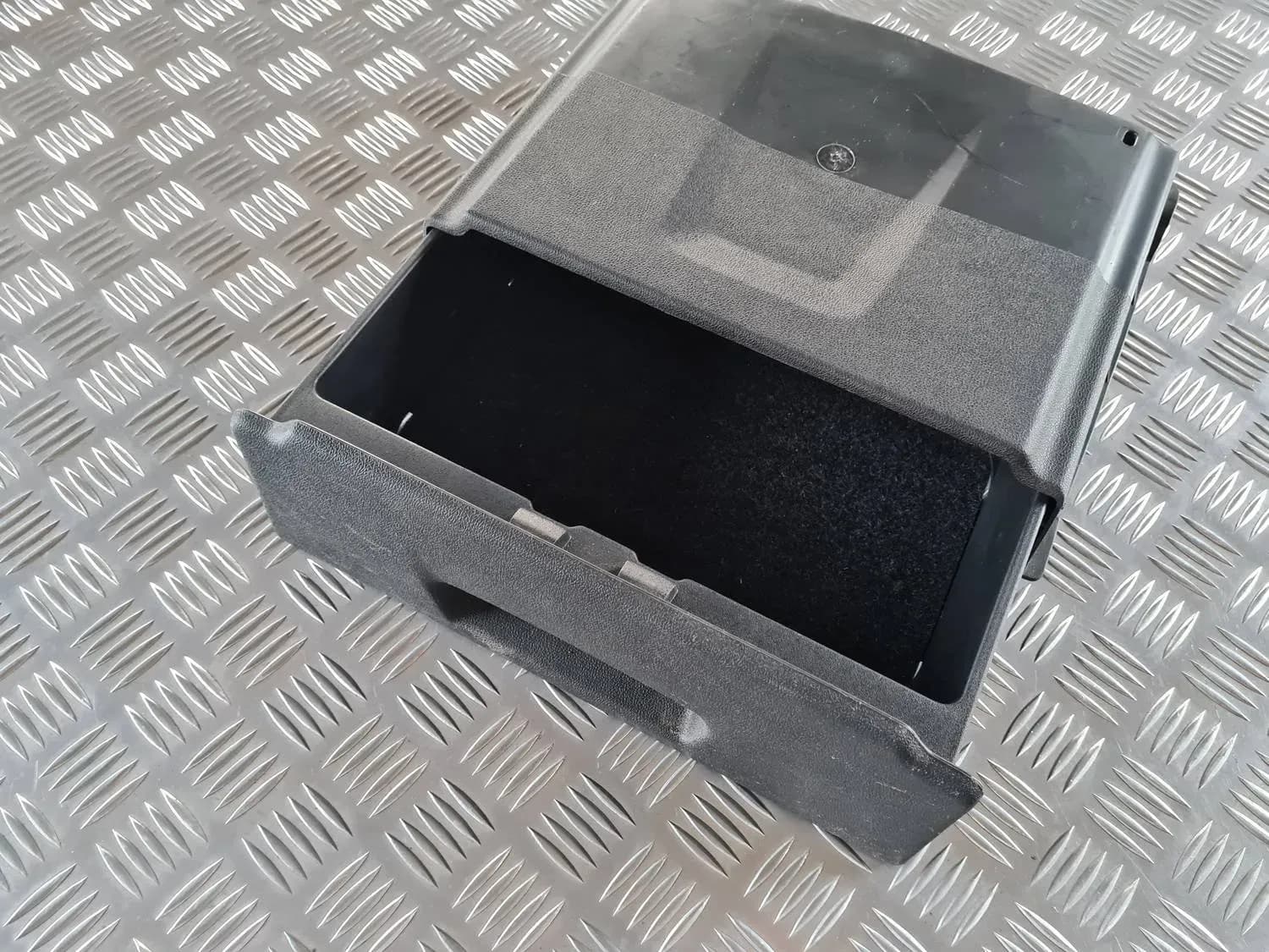 Förvaringsfack i gallret RENAULT SCENIC III 2011
