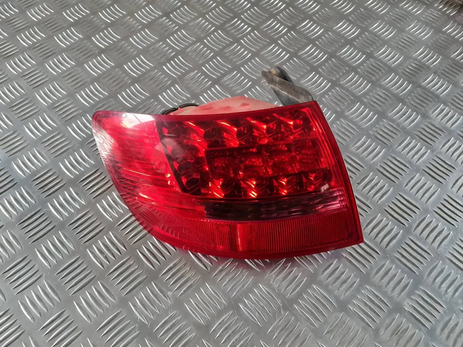 Bakre vänster lampa AUDI A6 2008