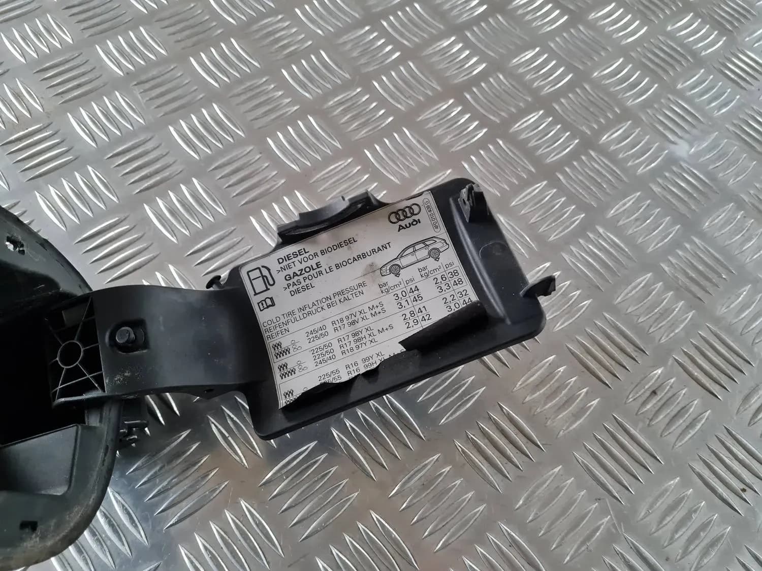 Tanklock för bränsletank AUDI A6 2008 - foto 5