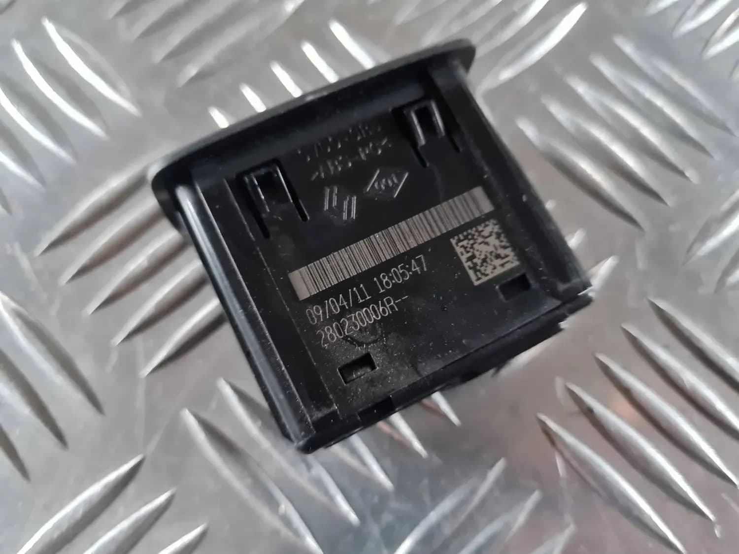 USB/AUX-adapter RENAULT SCENIC III 2011 - foto 2