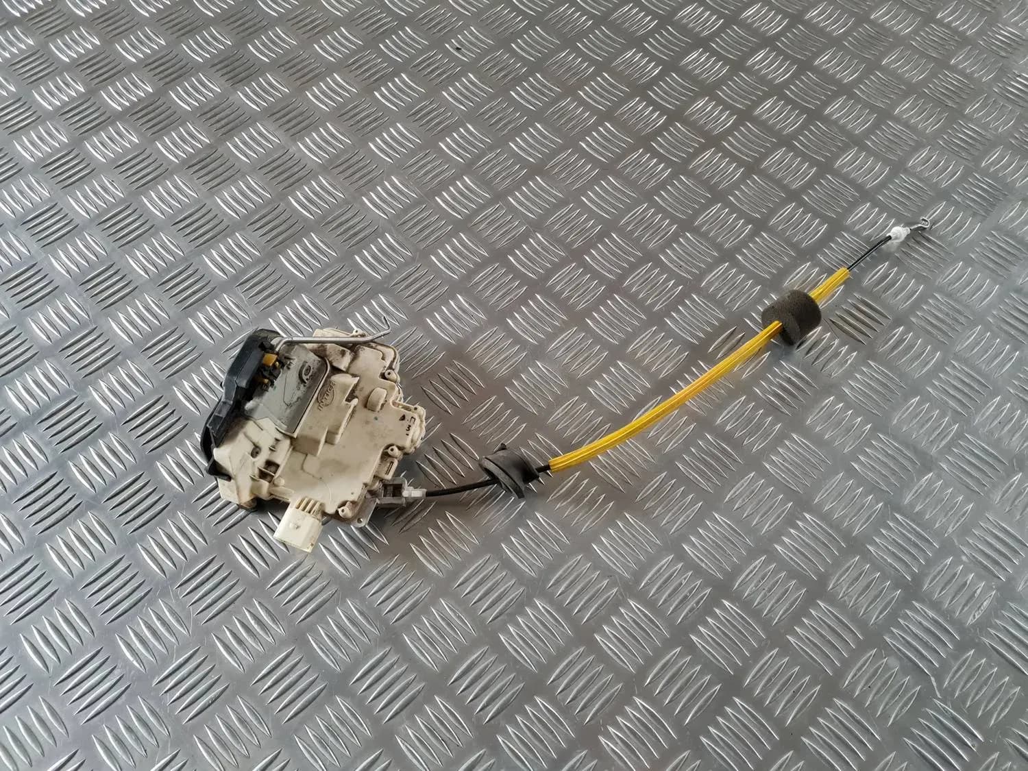 Bakre höger dörrlås AUDI A6 2008