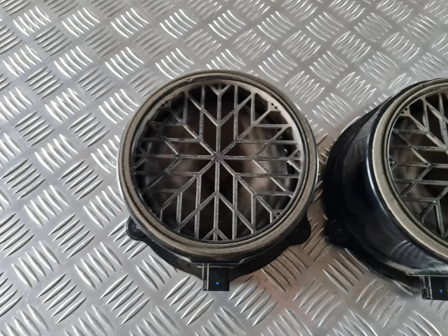 Dörrhögtalare, botten AUDI A6 2008 - foto 3