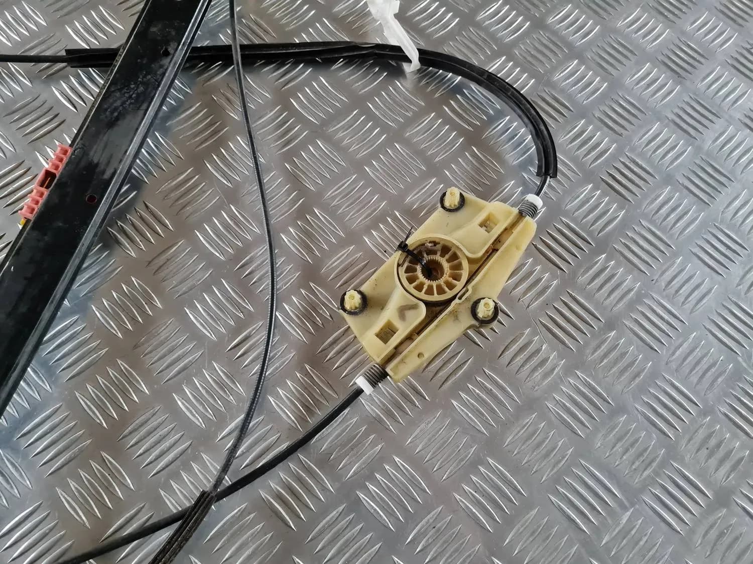 Fönsterregulator fram vänster AUDI A6 2008 - foto 2