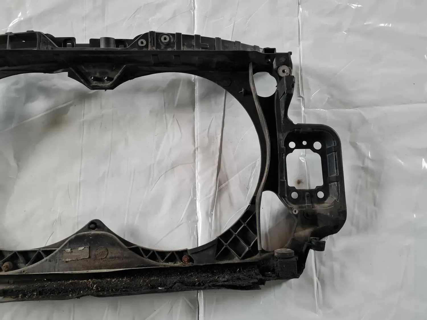 Framre kylarram AUDI A6 2008 - foto 6