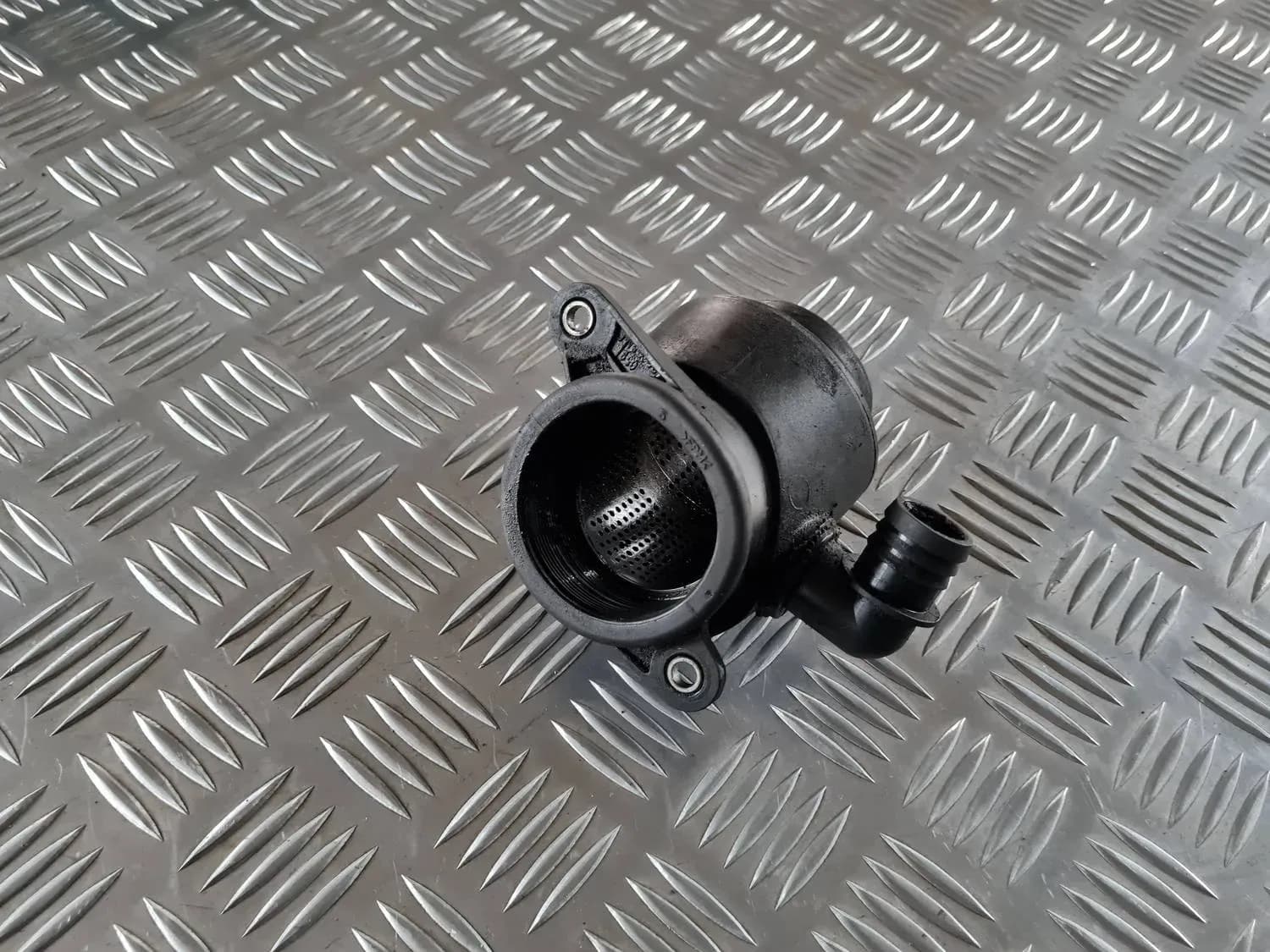 Resonator för luftfilter AUDI A6 2008 - foto 4