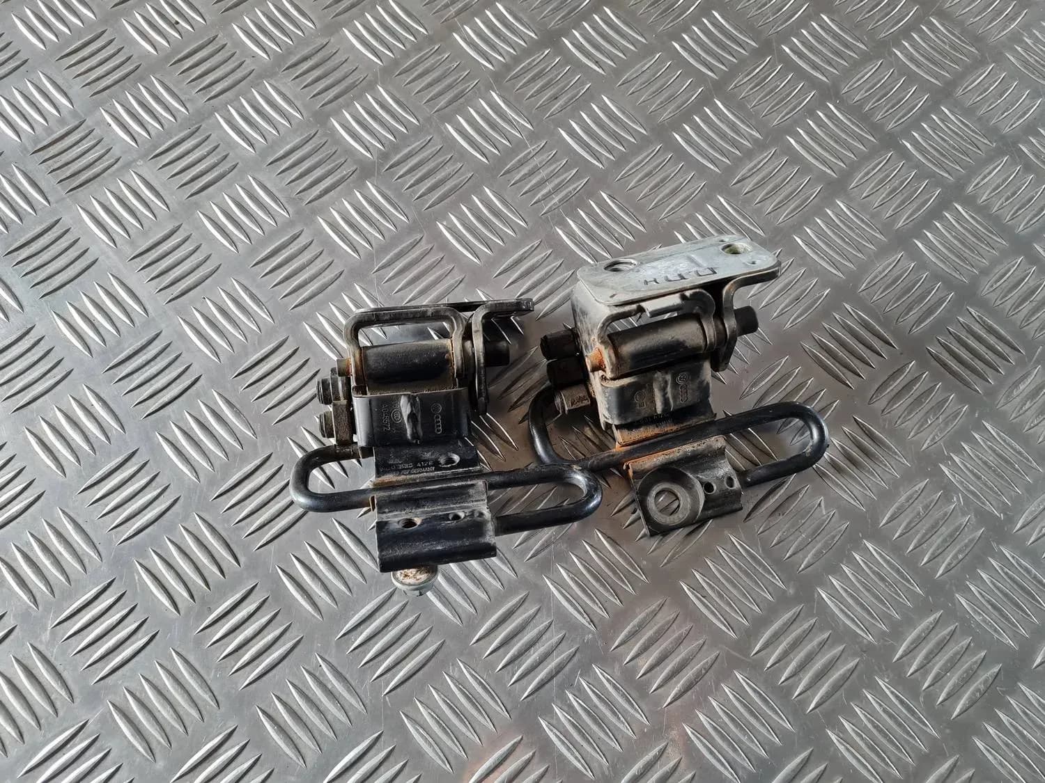 Dörrgångjärn AUDI A6 2008 - foto 4