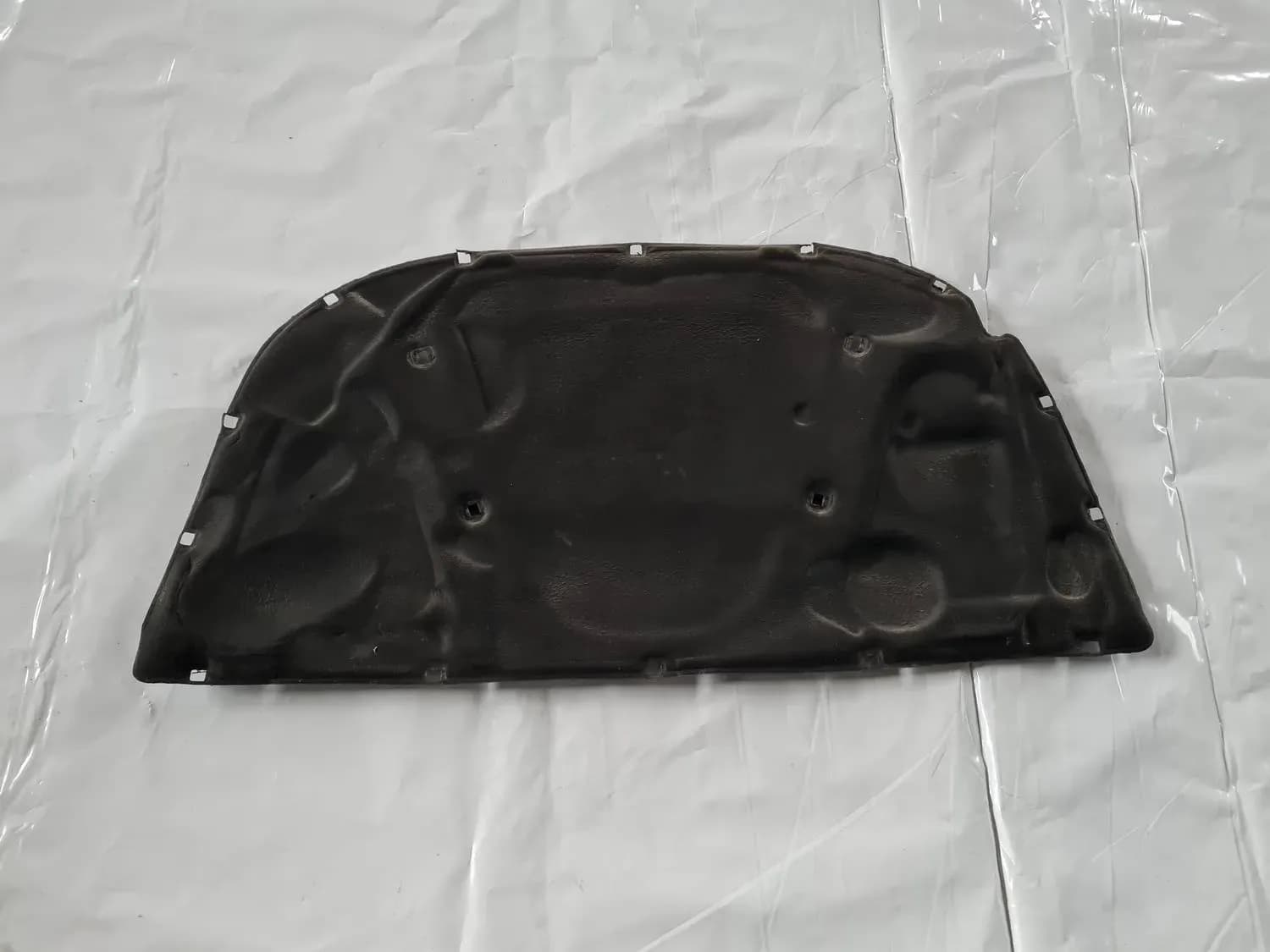 Ljudisolering av huven AUDI A6 2008 - foto 2