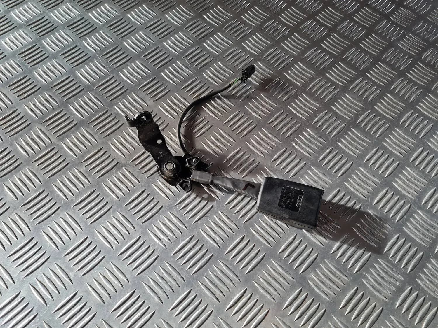 Spänne för säkerhetsbälte fram AUDI A6 2008 - foto 3