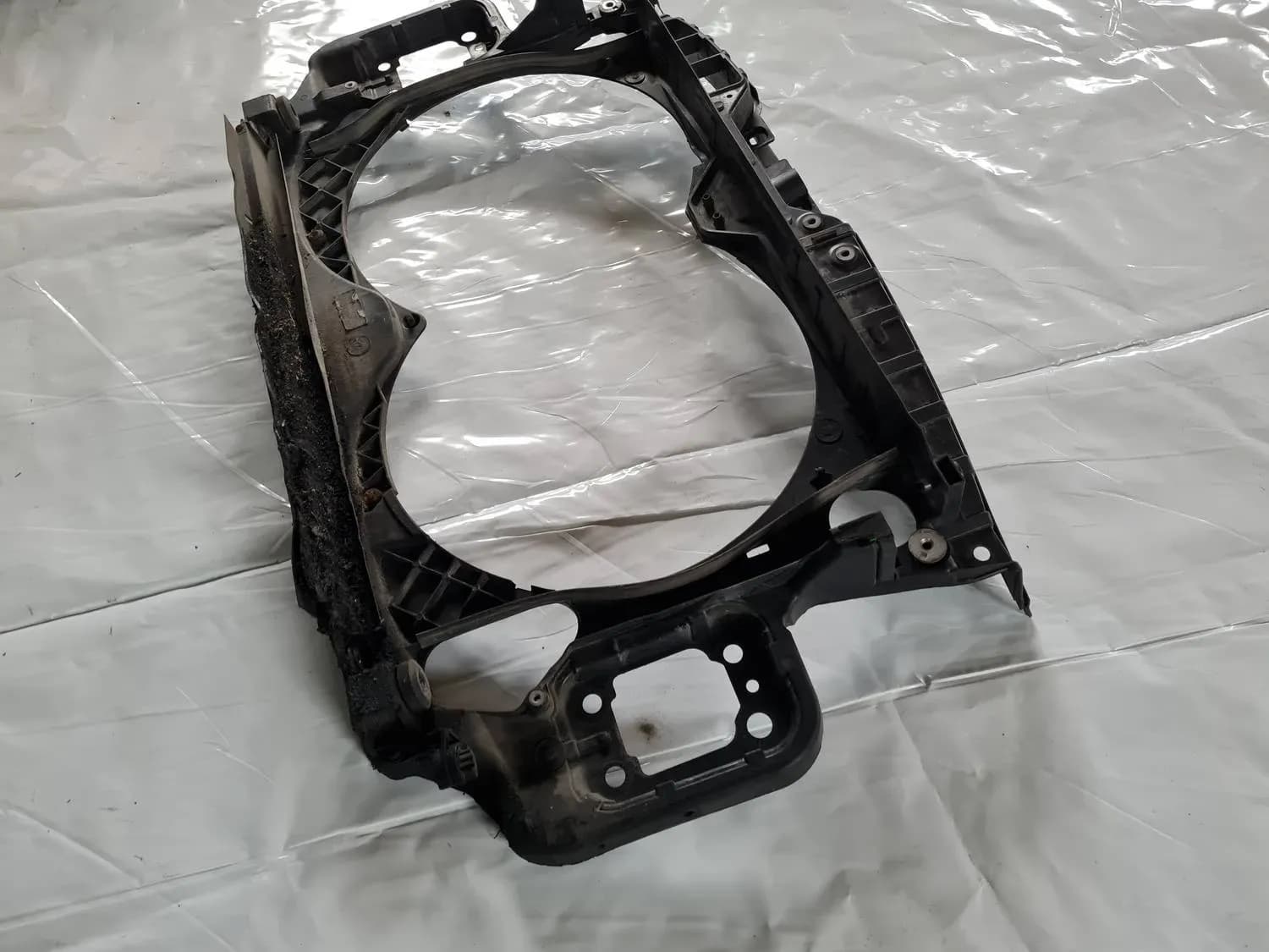 Framre kylarram AUDI A6 2008 - foto 8