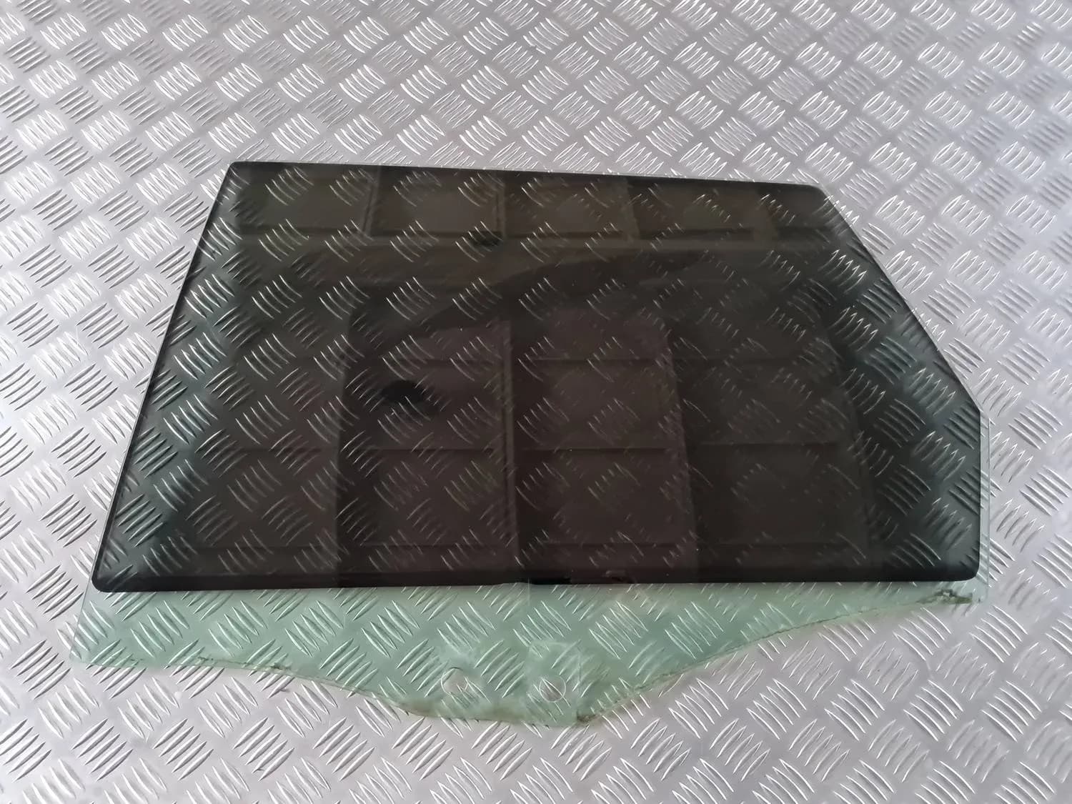 Bakre vänster dörrglas AUDI A6 2008 - foto 1