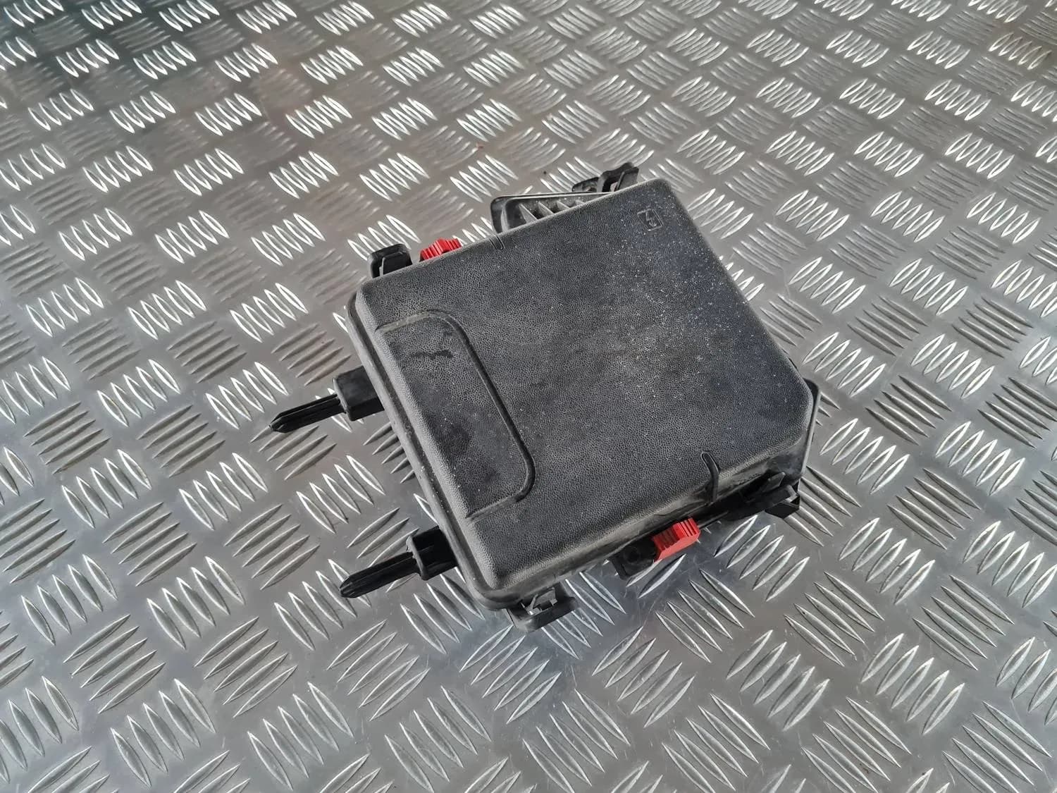 Reläbox för säkringar RENAULT SCENIC III 2011 - foto 6
