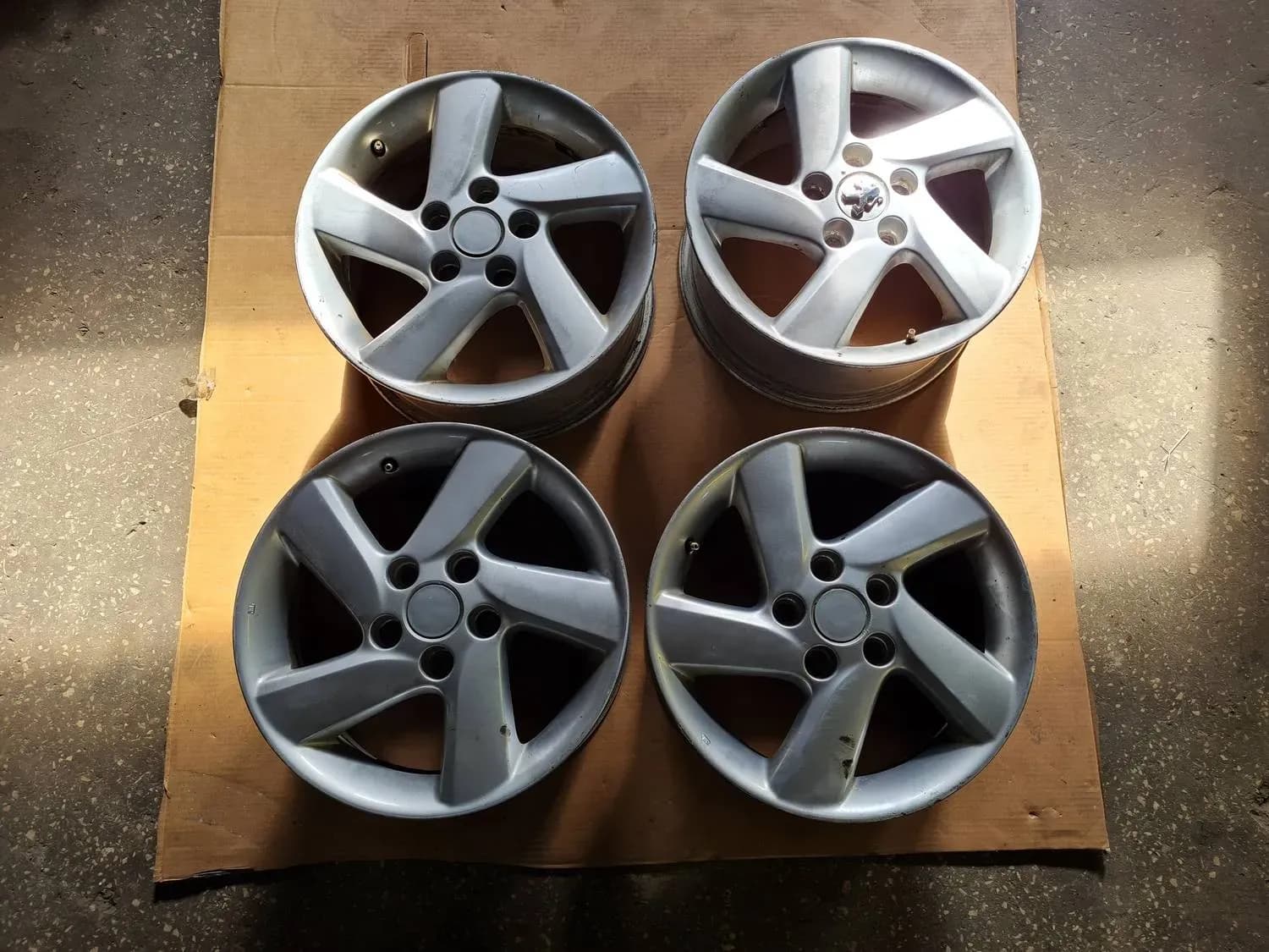 Lättmetallfälgar (set) RENAULT SCENIC III 2011 - foto 1