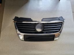Stort övre stötfångaregaller VW PASSAT 2007 UNIVERSAL SILVER