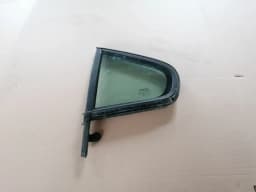 Glas i vänster dörrhörn VOLVO S60 2004