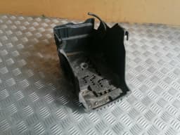 Hölje för batterifäste VOLVO V70 2009