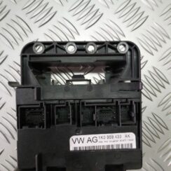 Komforta vadības bloks priekš VW GOLF 5 2006