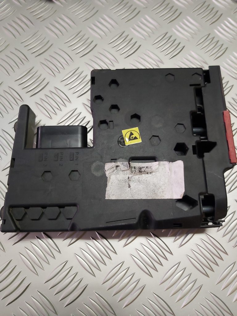 Drošinātāju bloks priekš MERCEDES BENZ E250 W212 2014