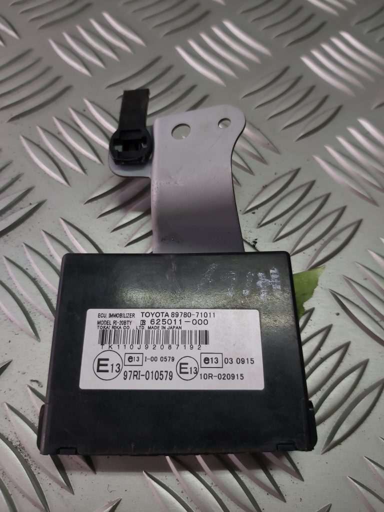 Centrālas atslēgas vadības bloks priekš TOYOTA HILUX 2009 1 Centrālas atslēgas vadības bloks priekš TOYOTA HILUX 2009