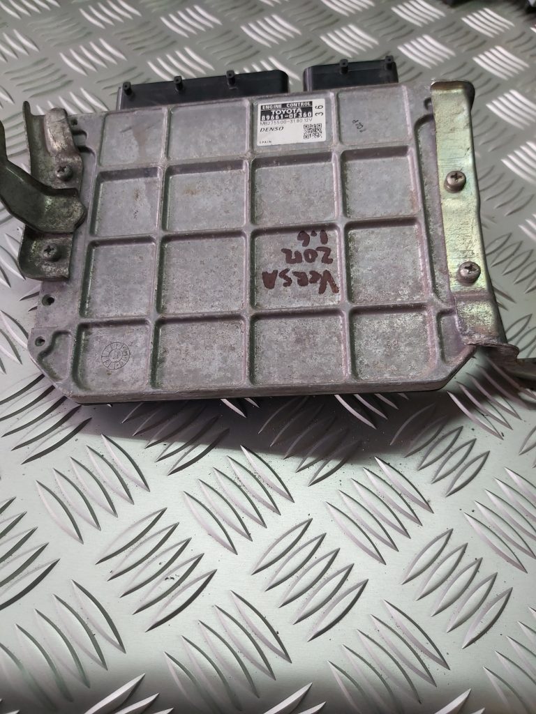 Dzinēja vadības bloks priekš TOYOTA VERSO 2012 1 Dzinēja vadības bloks priekš TOYOTA VERSO 2012