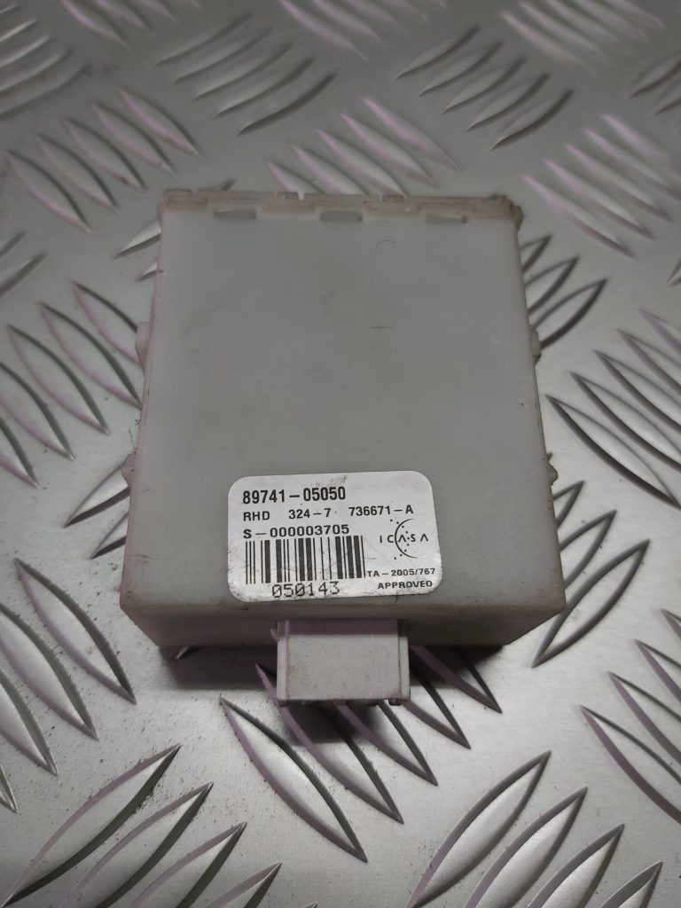 Durvju vadības bloks priekš TOYOTA AVENSIS 2004 1 Durvju vadības bloks priekš TOYOTA AVENSIS 2004