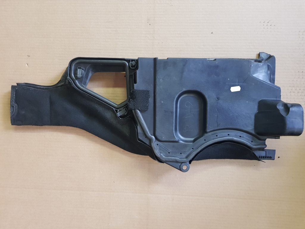 Salona gaisa filtra korpusa vāks priekš BMW 520D E60 2006 ENG. 2 Salona gaisa filtra korpusa vāks priekš BMW 520D E60 2006 ENG.