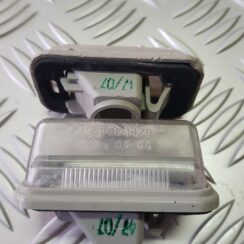 Numura zīmes apgaismojums priekš TOYOTA AVENSIS 2008