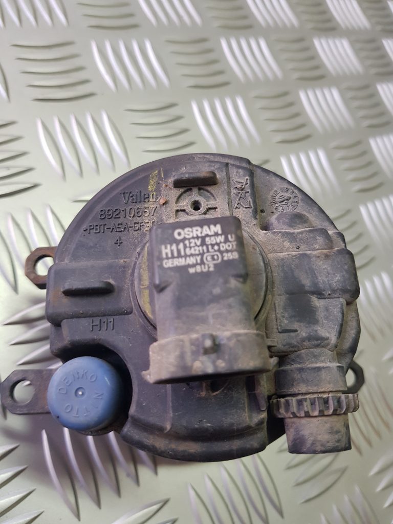 Miglas lukturis priekšā pa kreisi priekš TOYOTA AVENSIS 2008 2 Miglas lukturis priekšā pa kreisi priekš TOYOTA AVENSIS 2008