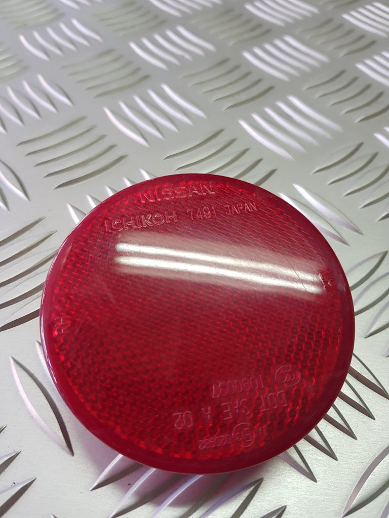 Aizmugurējais atstarotājs priekš NISSAN X-TRAIL 2008 1 Aizmugurējais atstarotājs priekš NISSAN X-TRAIL 2008