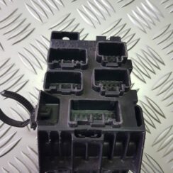 Drošinātāju relejas kaste priekš TOYOTA AVENSIS 2008