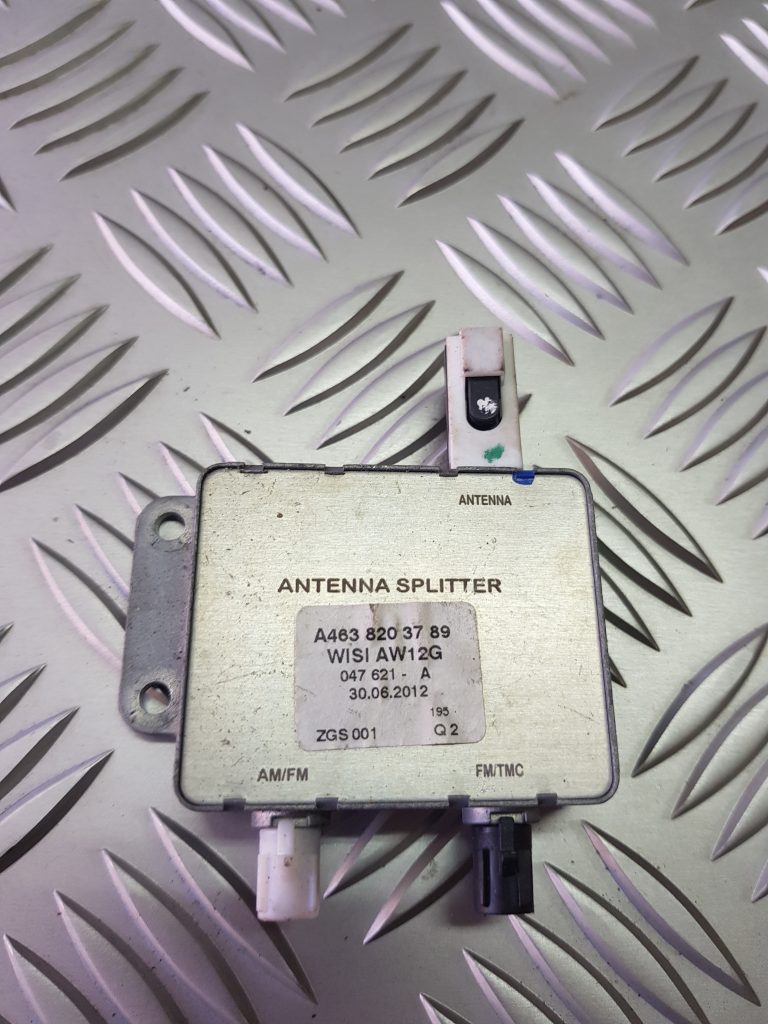 Antenas pastiprinātāja bloks priekš MERCEDES BENZ E250 W212 2014 1 Antenas pastiprinātāja bloks priekš MERCEDES BENZ E250 W212 2014