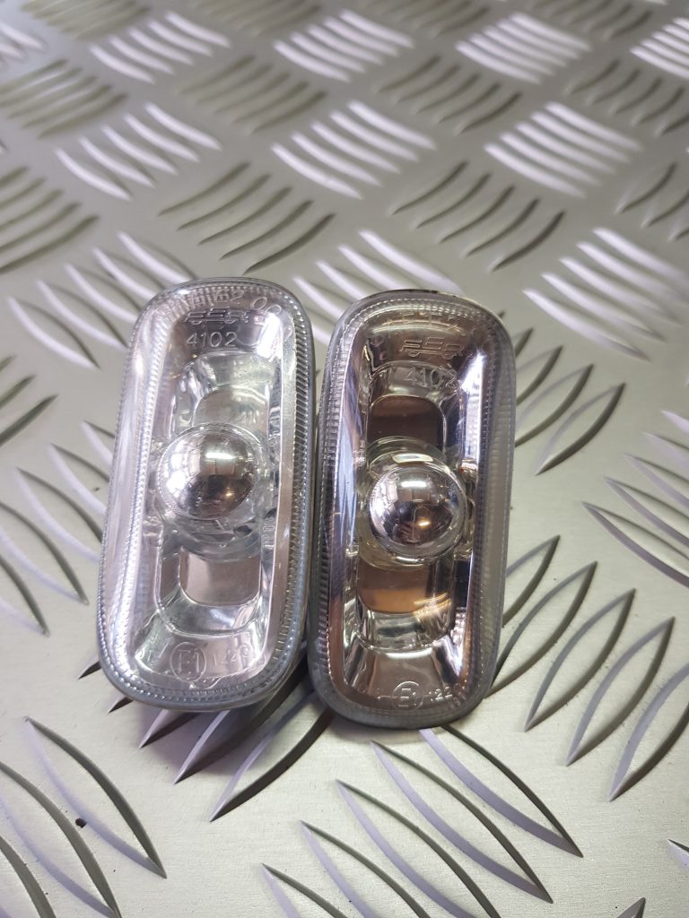 Pagrieziena signala lukturis priekš AUDI A4 2004 1 Pagrieziena signala lukturis priekš AUDI A4 2004