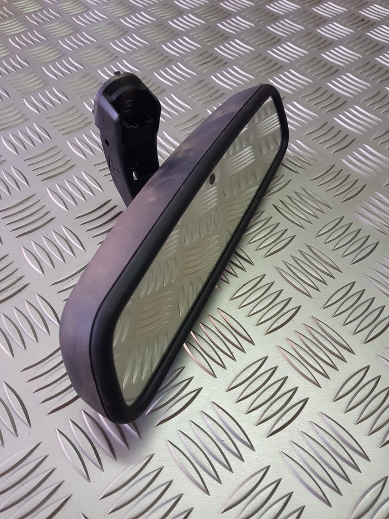 Salona atpakaļskata spogulis priekš BMW 520D E60 2006 ENG. 1 Salona atpakaļskata spogulis priekš BMW 520D E60 2006 ENG.