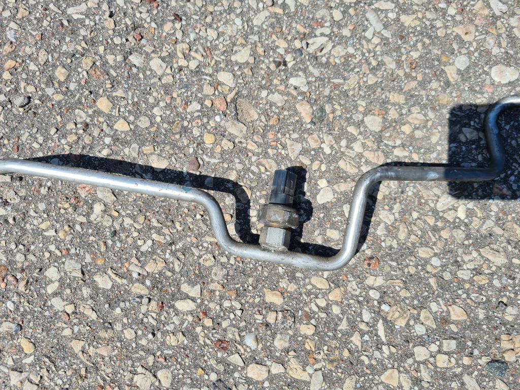 Gaisa kondicioniera galvenā caurule priekš BMW 520D E60 2006 ENG.